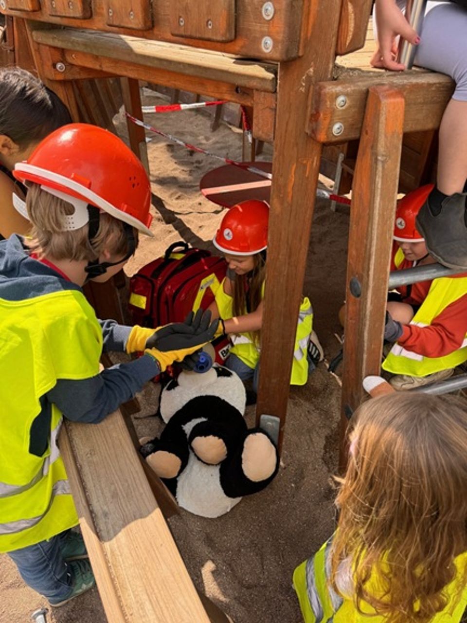 Utopia Kids versorgen "Verwundete"